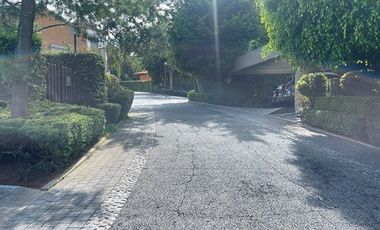 VENTA MAGNÍFICA CASA ESTILO MEXICANO CONTEMPORÁNEO EN HACIENDA SANTA FE