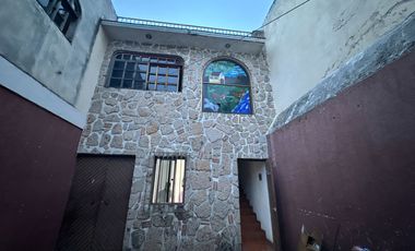 CASA CON LOCAL EN RENTA