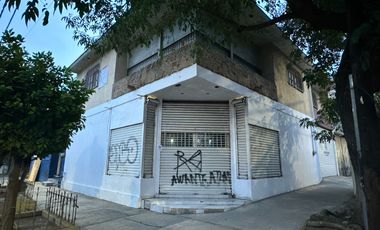 CASA CON LOCAL EN RENTA