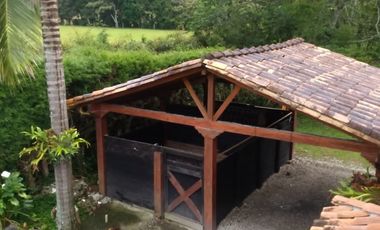 Arriendo finca en Rionegro sector de Llanogrande a solo 500 m2 aprox/ vía ppal