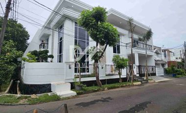 Rumah mewah murah area Rajawali Bintaro Jaya
