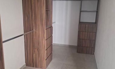 casa tres recamaras Renta cada una con baño Paseo Del Agua XiXiTLA Cholula