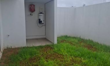 casa tres recamaras Renta cada una con baño Paseo Del Agua XiXiTLA Cholula