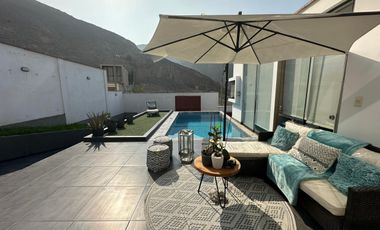 Casa Moderna con Piscina y Jardín en La Planicie – Cieneguilla