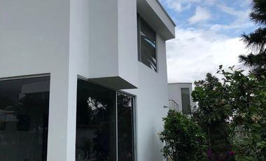 Casa de Venta, Sector Ventura Mall, muy cerca de vias principales