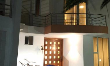 Casa de Venta, Sector Ventura Mall, muy cerca de vias principales