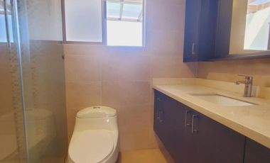 VENTA DE CASA 3 DORMITORIOS Y ESTUDIO,  MIRASIERRA, VALLE DE LOS CHILLOS