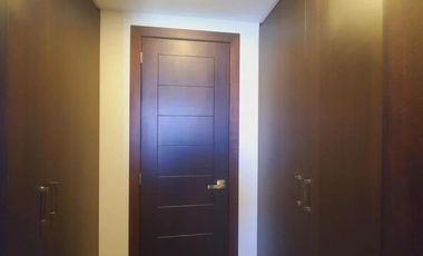 VENTA DE CASA 3 DORMITORIOS Y ESTUDIO,  MIRASIERRA, VALLE DE LOS CHILLOS