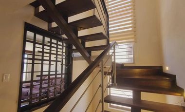 VENTA DE CASA 3 DORMITORIOS Y ESTUDIO,  MIRASIERRA, VALLE DE LOS CHILLOS