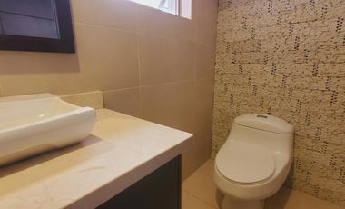 VENTA DE CASA 3 DORMITORIOS Y ESTUDIO,  MIRASIERRA, VALLE DE LOS CHILLOS