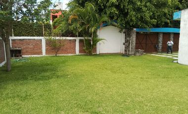 CASA EN VENTA, CON ALBERCA, AMPLIO JARDIN, FRACCIONAMIENTO LA PALMA, JIUTEPEC, MORELOS