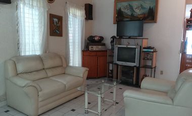 CASA EN VENTA, CON ALBERCA, AMPLIO JARDIN, FRACCIONAMIENTO LA PALMA, JIUTEPEC, MORELOS