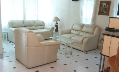 CASA EN VENTA, CON ALBERCA, AMPLIO JARDIN, FRACCIONAMIENTO LA PALMA, JIUTEPEC, MORELOS