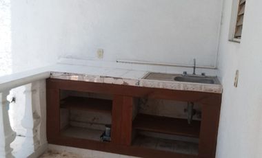 CASA EN VENTA, CON ALBERCA, AMPLIO JARDIN, FRACCIONAMIENTO LA PALMA, JIUTEPEC, MORELOS