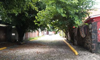 CASA EN VENTA, CON ALBERCA, AMPLIO JARDIN, FRACCIONAMIENTO LA PALMA, JIUTEPEC, MORELOS