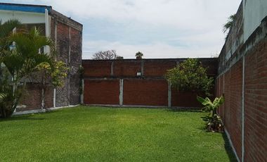 CASA EN VENTA, CON ALBERCA, AMPLIO JARDIN, FRACCIONAMIENTO LA PALMA, JIUTEPEC, MORELOS