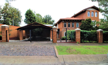 Hermosa Casa en El Palomar, Tlajomulco, en Excelente Precio