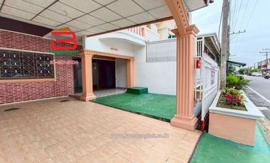 ทาวน์เฮาส์ หมู่บ้าน จิตภาวรรณ (รังสิต-นครนายก คลอง 11) เนื้อที่ 21.8 ตรว. ใกล้วัดสระบัว ถนนรังสิต-นครนายก ตำบลบึงน้ำรักษ์ อำเภอธัญบุรี จังหวัดปทุมธานี