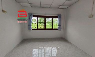 ทาวน์เฮาส์ หมู่บ้าน จิตภาวรรณ (รังสิต-นครนายก คลอง 11) เนื้อที่ 21.8 ตรว. ใกล้วัดสระบัว ถนนรังสิต-นครนายก ตำบลบึงน้ำรักษ์ อำเภอธัญบุรี จังหวัดปทุมธานี
