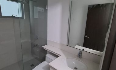 FOR SALE/LEASE: Condominium in Parkway Place, Brgy. Alabang, Muntinlupa City