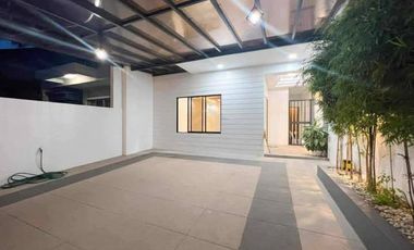For Sale House & Lot located in BF Resort Village,Talon 2, Las Piñas City