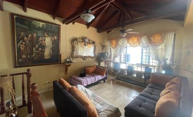 En venta casa de 7 dormitorios en cdla.Albonor.