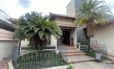 En venta casa de 7 dormitorios en cdla.Albonor.