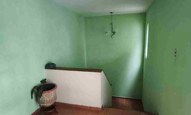 Renta Comercial o mixta sobre avenida 100% Comercial cuenta con local comercial y una casa muy grande con Patio Tracero, ideal para negocio o habitable sobre  Av. Ventura Puente y el Rio en Morelia a 5 minutos del centro Histórico