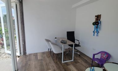 En venta lujosa casa con vista al lago – Urbanizacion La Laguna, via a Samborondon