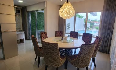 En venta lujosa casa con vista al lago – Urbanizacion La Laguna, via a Samborondon