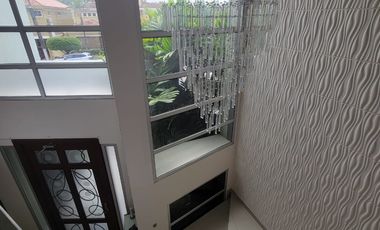 En venta lujosa casa con vista al lago – Urbanizacion La Laguna, via a Samborondon