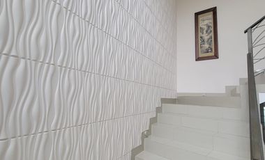 En venta lujosa casa con vista al lago – Urbanizacion La Laguna, via a Samborondon