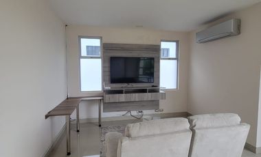 En venta lujosa casa con vista al lago – Urbanizacion La Laguna, via a Samborondon