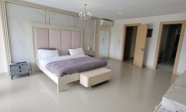 En venta lujosa casa con vista al lago – Urbanizacion La Laguna, via a Samborondon