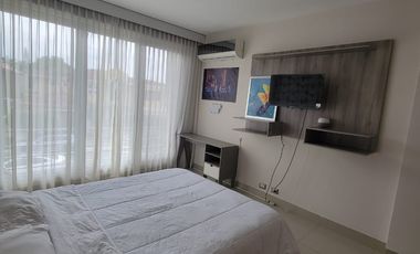 En venta lujosa casa con vista al lago – Urbanizacion La Laguna, via a Samborondon