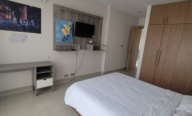 En venta lujosa casa con vista al lago – Urbanizacion La Laguna, via a Samborondon