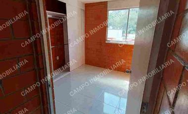 VENTA CASA FRACCIONAMIENTO JARDINES DE XOCHITEPEC, XOCHITEPEC MORELOS. 
CASA TOTALMENTE REMODELADA CON PORTÓN ELÉCTRICO.
