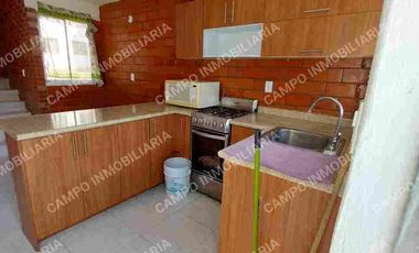 VENTA CASA FRACCIONAMIENTO JARDINES DE XOCHITEPEC, XOCHITEPEC MORELOS. 
CASA TOTALMENTE REMODELADA CON PORTÓN ELÉCTRICO.