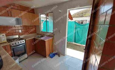 VENTA CASA FRACCIONAMIENTO JARDINES DE XOCHITEPEC, XOCHITEPEC MORELOS. 
CASA TOTALMENTE REMODELADA CON PORTÓN ELÉCTRICO.