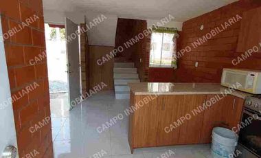 VENTA CASA FRACCIONAMIENTO JARDINES DE XOCHITEPEC, XOCHITEPEC MORELOS. 
CASA TOTALMENTE REMODELADA CON PORTÓN ELÉCTRICO.