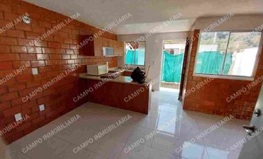 VENTA CASA FRACCIONAMIENTO JARDINES DE XOCHITEPEC, XOCHITEPEC MORELOS. 
CASA TOTALMENTE REMODELADA CON PORTÓN ELÉCTRICO.
