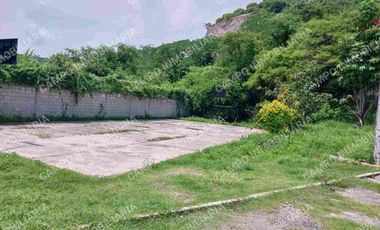 VENTA CASA FRACCIONAMIENTO JARDINES DE XOCHITEPEC, XOCHITEPEC MORELOS. 
CASA TOTALMENTE REMODELADA CON PORTÓN ELÉCTRICO.