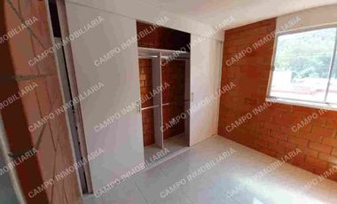 VENTA CASA FRACCIONAMIENTO JARDINES DE XOCHITEPEC, XOCHITEPEC MORELOS. 
CASA TOTALMENTE REMODELADA CON PORTÓN ELÉCTRICO.