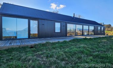 Espectacular Casa Nordhaus con Vista al Lago Panguipulli y Volcán Villarrica
