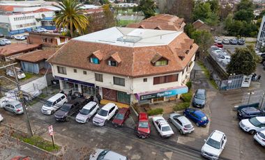 VENTA DEPARTAMENTO DE 2 PISOS, RODEADO DE COLEGIOS, GIMNASIO, COMERCIO, IDEAL PARA OFICINAS, VIVIENDA