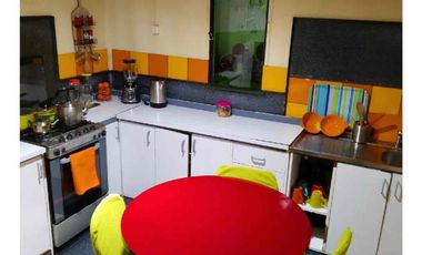 Vende Hermosa casa en el casco patrimonial en Santiago, Barrio Yungay, Avenida Ricardo Cumming N 582, 584