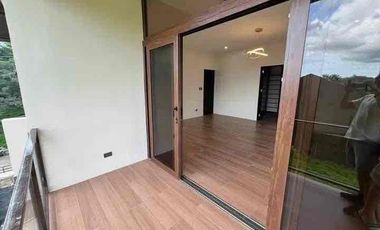 BRAND new house with pool in Talamban