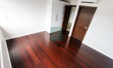 Rare High-Floor 1BR Zen Unit with Bathtub at The Alcoves – Exceptional Value!