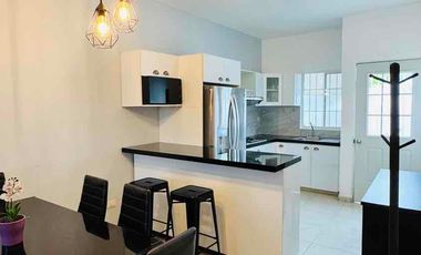 Vive con Estilo y Confort en Esta Hermosa Casa Amueblada con Alberca y Seguridad 24/7!
