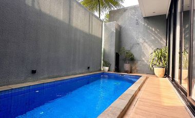 Dijual Rumah Siap Huni Full Furnished Kolam Renang Pribadi Cipinang Jaktim Dekat Rawamangun [AR169]